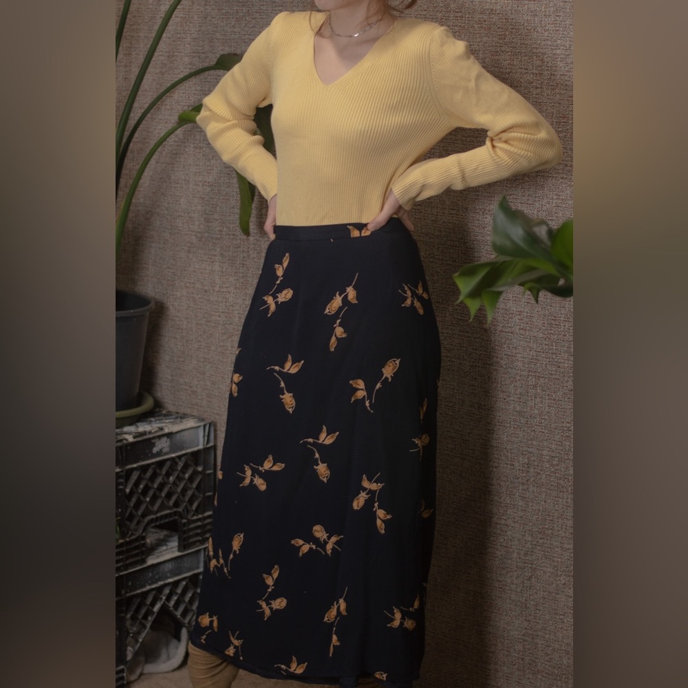 Retro Yellow and Blue Floral Skit Sweater Bundle